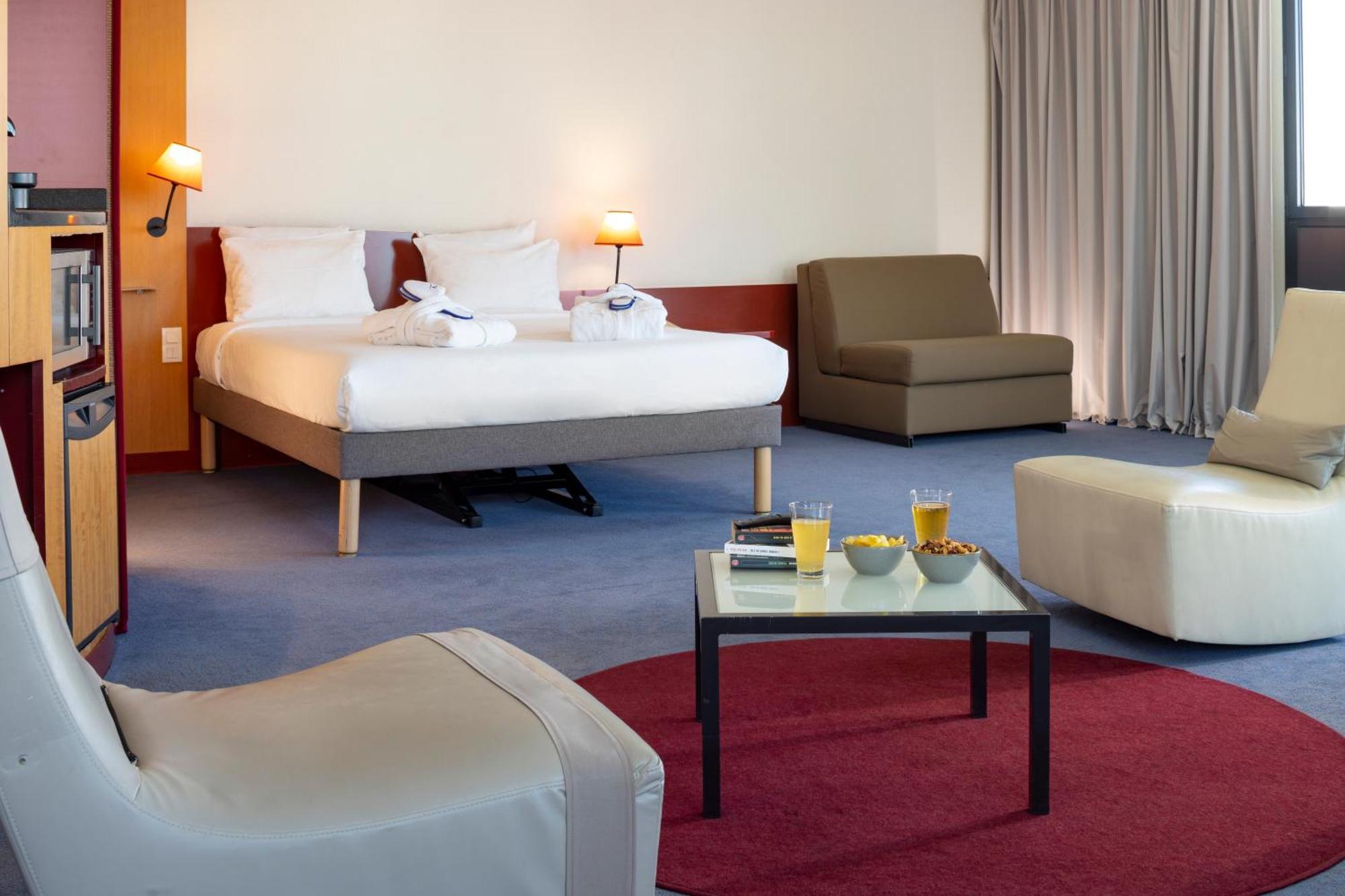 โนโวเทล สวีท มาร์เซย ซองทร์ ยูโรเมด Hotel มาร์กเซย ภายนอก รูปภาพ