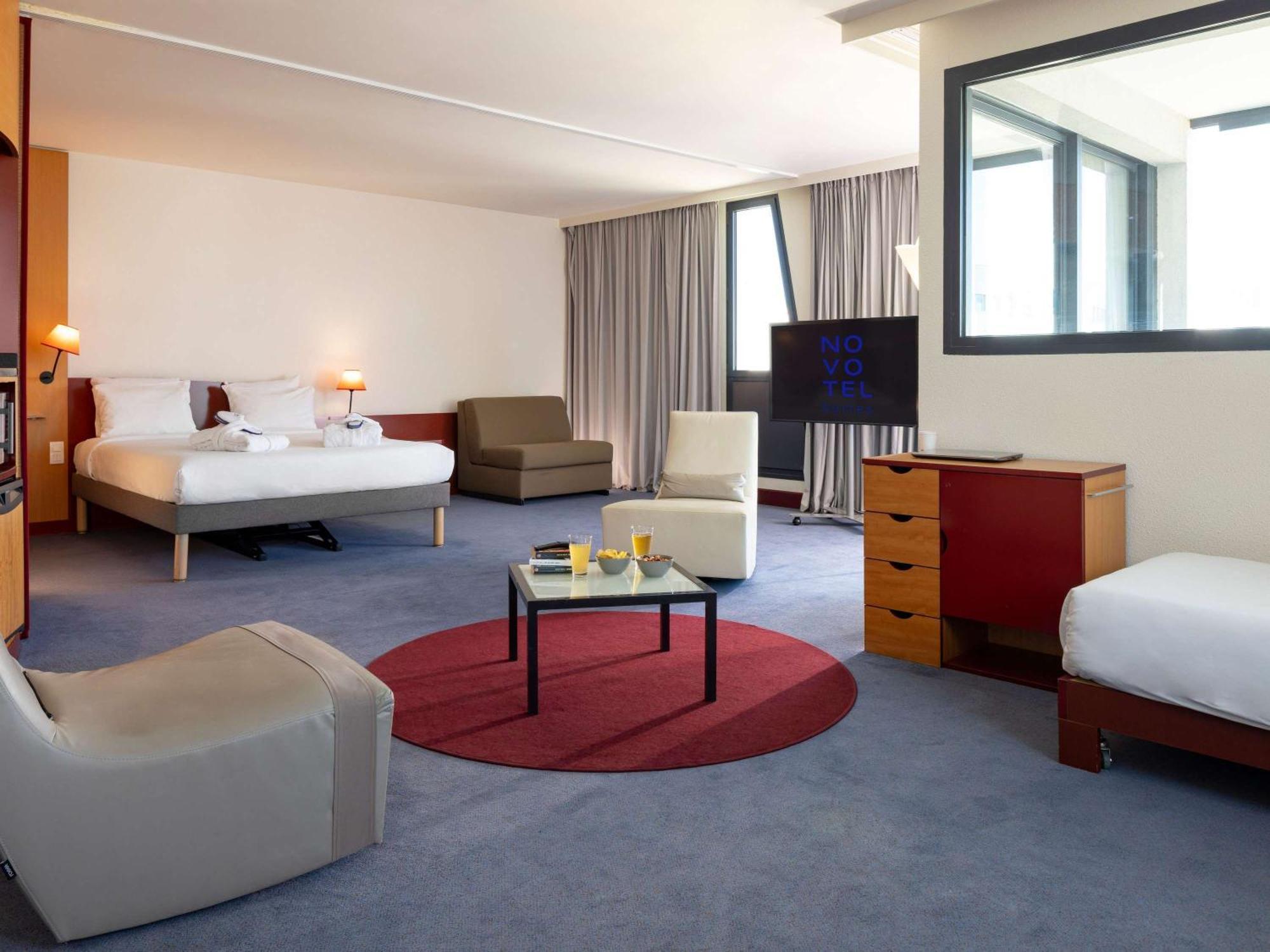 โนโวเทล สวีท มาร์เซย ซองทร์ ยูโรเมด Hotel มาร์กเซย ภายนอก รูปภาพ