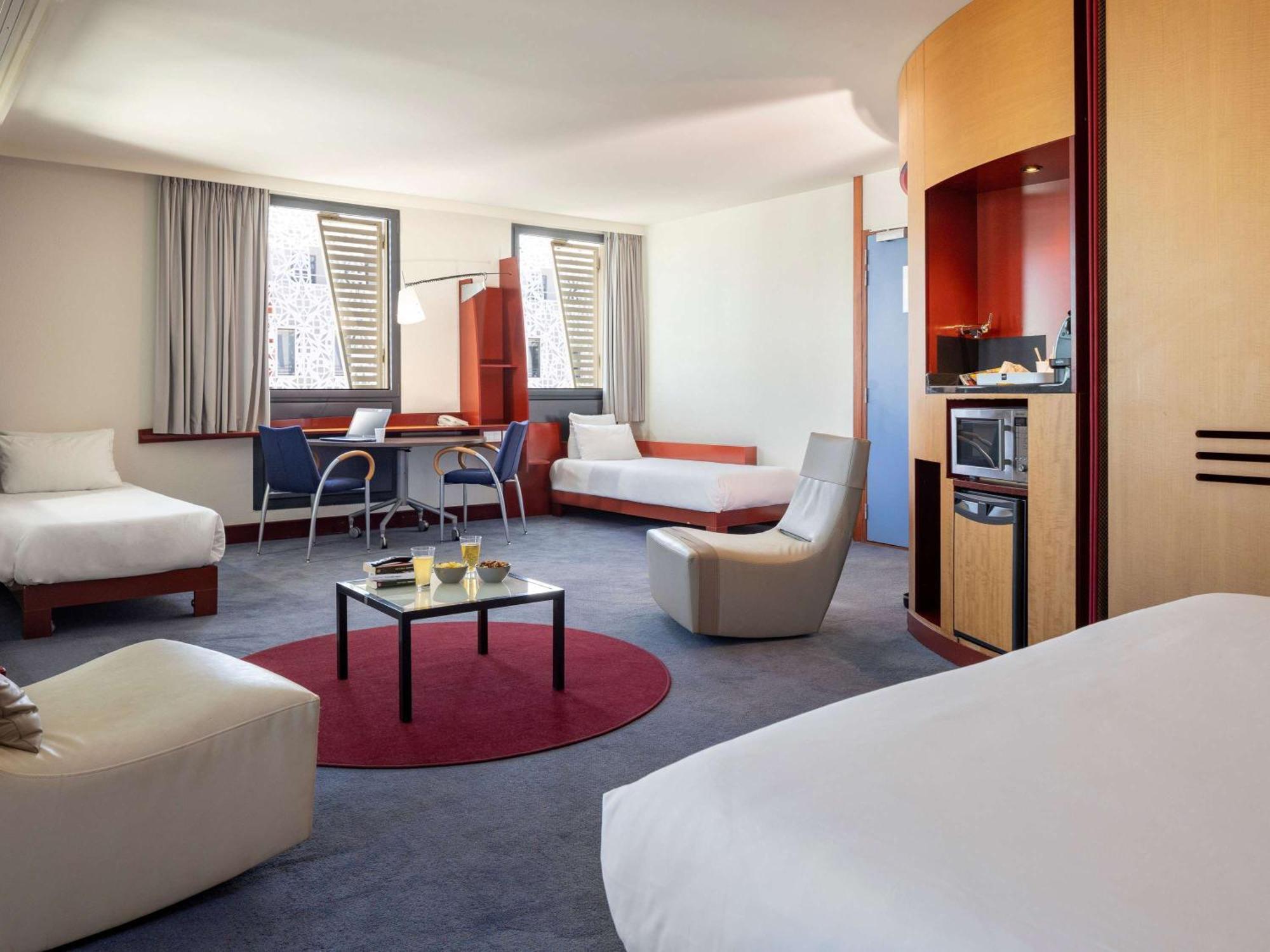 โนโวเทล สวีท มาร์เซย ซองทร์ ยูโรเมด Hotel มาร์กเซย ภายนอก รูปภาพ