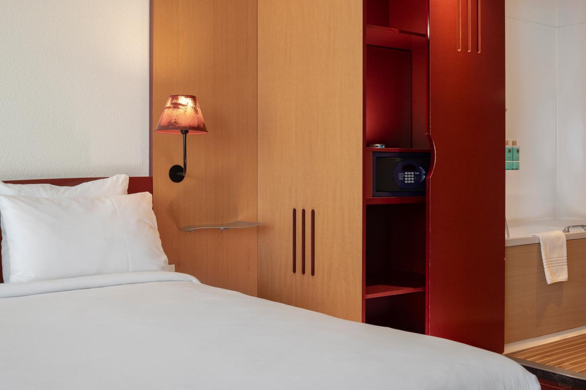 โนโวเทล สวีท มาร์เซย ซองทร์ ยูโรเมด Hotel มาร์กเซย ภายนอก รูปภาพ